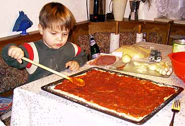 Pizzateig mit Tomatensauce